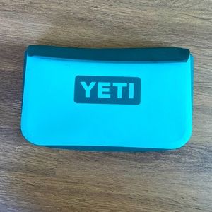 Yeti sidekick dry gear case
